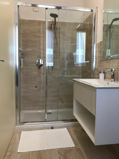 Bathroom 3, La Ghirlanda B&B, Arezzo
