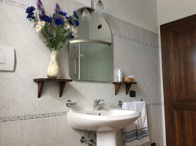 Bathroom 4, Agriturismo Marinello, Siena