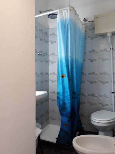 Bedroom 4, Hotel Geppi, Savona