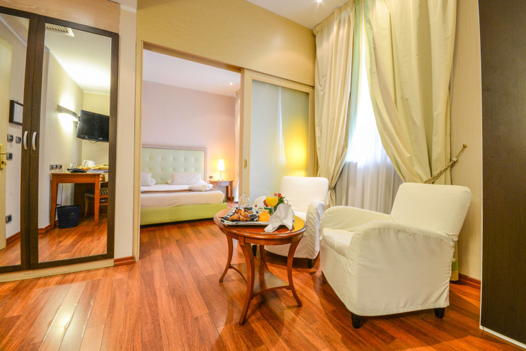 Bedroom 3, Hotel Master, Brescia