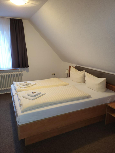 Others 2, Bootshaus, Aurich