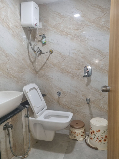 Bathroom 5, HOTEL GREEN TREE, Gandhinagar