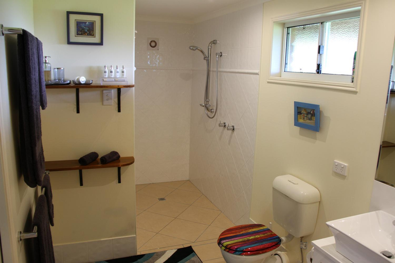 Bathroom, "Seasons of Maleny B&B", Caloundra - Hinterland
