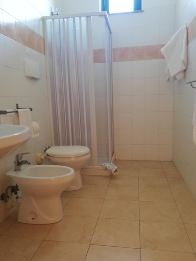 Bathroom 5, Villaggio Artemide, Messina