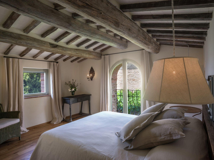 Bedroom 3, Villa with Pool and Wine Country Charm, Arezzo