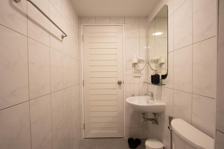 Bathroom 6
