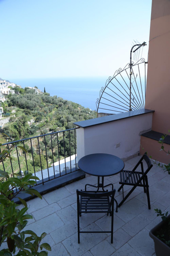 Others 3, Casa Maria Grazia, Salerno