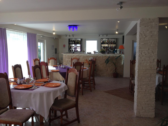 Food & Drinks 4, Pensiunea Mountain King, Voila