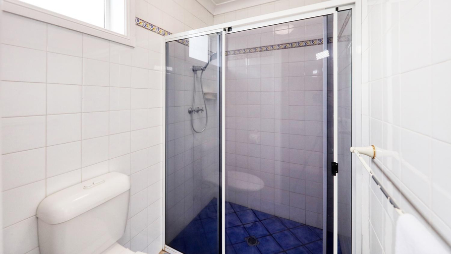 Bathroom 9