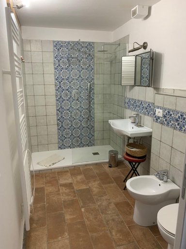 Bathroom 27