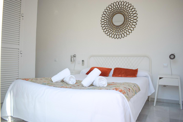 Bedroom, Living Sevilla Apartments Catedral, Sevilla