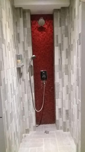 Bathroom 4