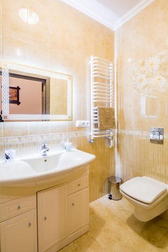 Bathroom 2, Apartments Alfa Kostyushka 5, L'vivs'ka