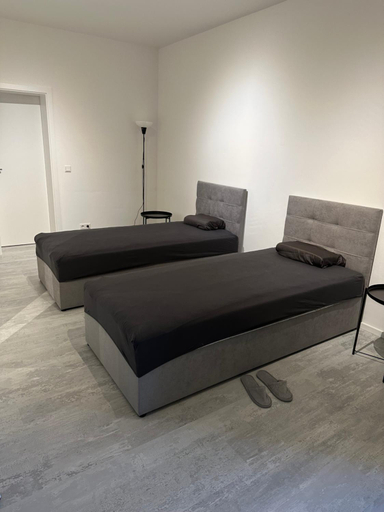 Others 4, Place to sleep - Kassel: Direkt an der Uni, Kassel