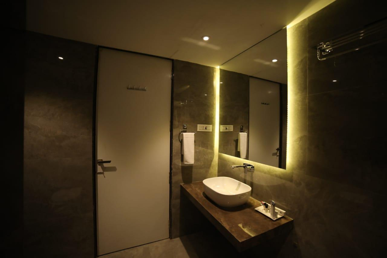 Bathroom 5, Hotel Midland, Nanded, Nanded