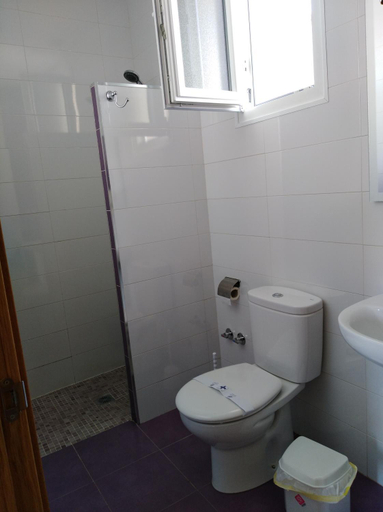 Bathroom, O Cruceiro, Lugo