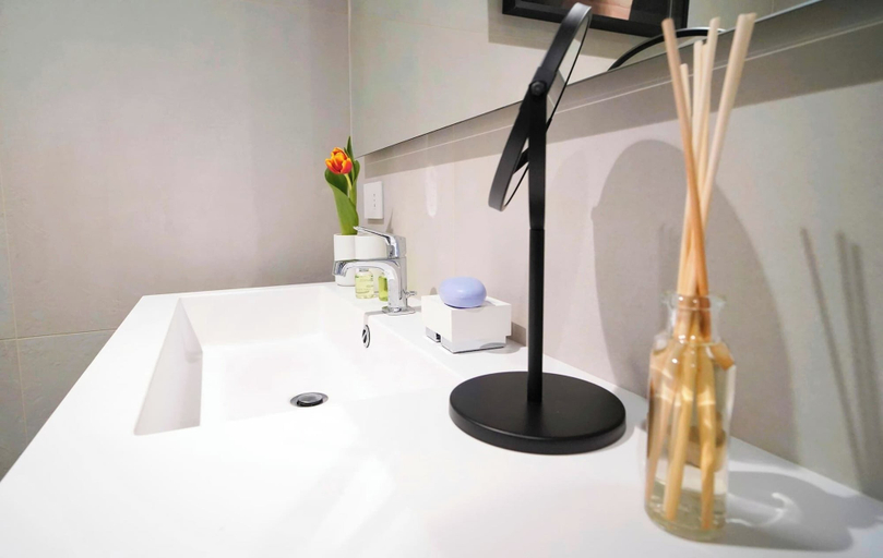 Bathroom 4, San Babila Central Tower by Rentopolis - High-end 1bdr with panoramic terrace overlooking Duomo, Milano