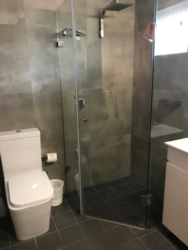 Bathroom 18