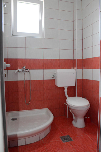 Bathroom 2, Apartments Flamida