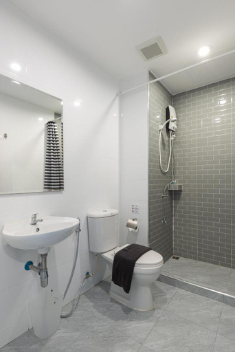 Bathroom 4