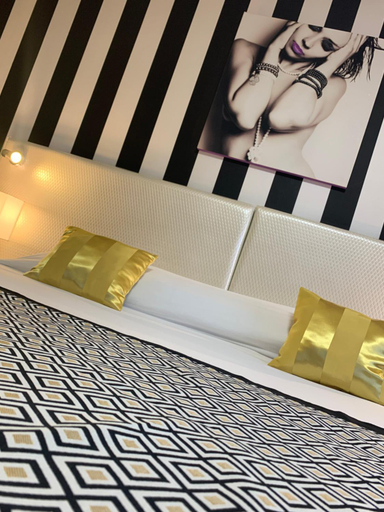 Bedroom 3, Grand Hotel de Nimes 4 etoiles, Gard