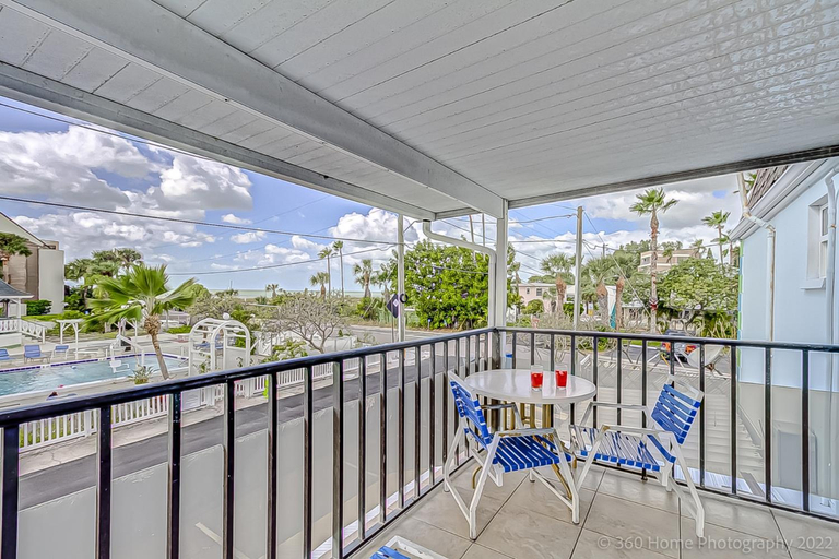 Others 4, Twins Inn & Apartments, Pinellas