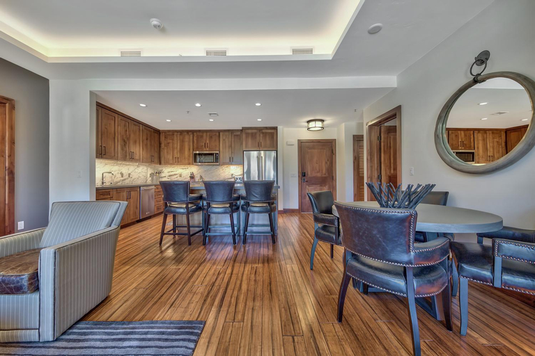 Dining Room 16