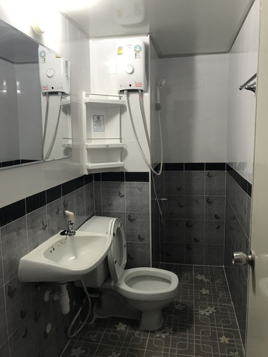 Bathroom 3, Muangthongthani Rental by Khun Dan, Pak Kret