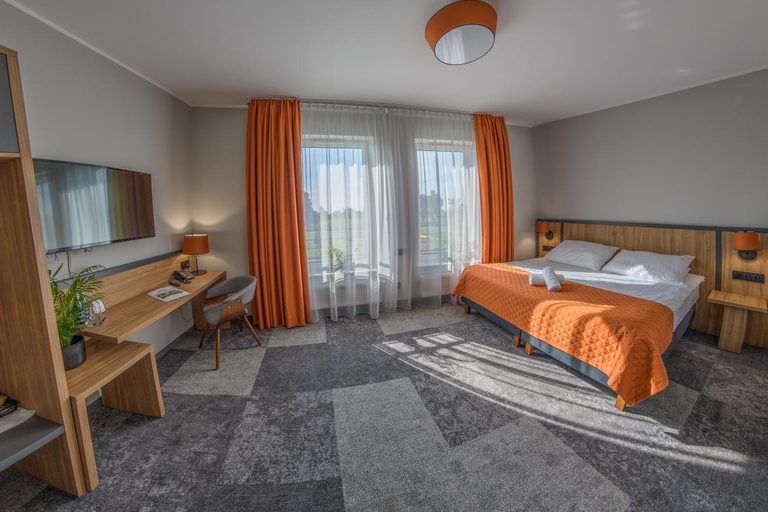 Bedroom 2, Hotel Wegierki, Września