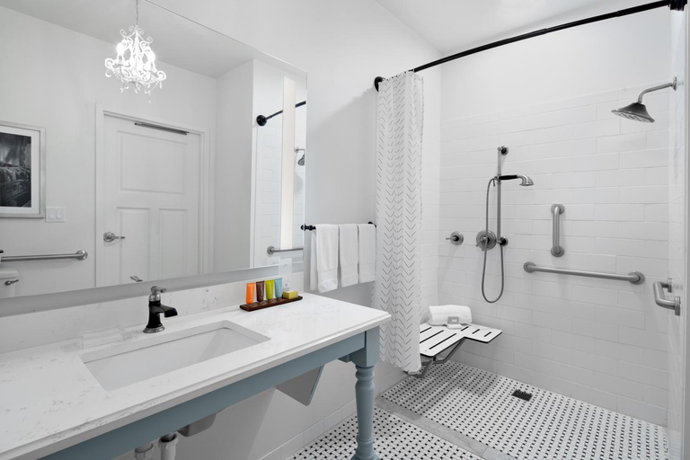 Bathroom, The Beaufort Hotel, Carteret
