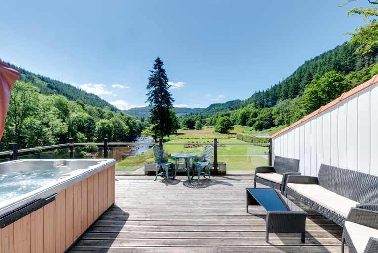 Sport & Beauty 2, Craig-y-Dderwen Riverside Hotel, Conwy