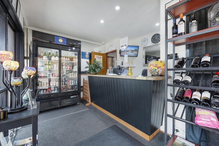 Food & Drinks 5, Comfort Inn May Park, Horsham - Central