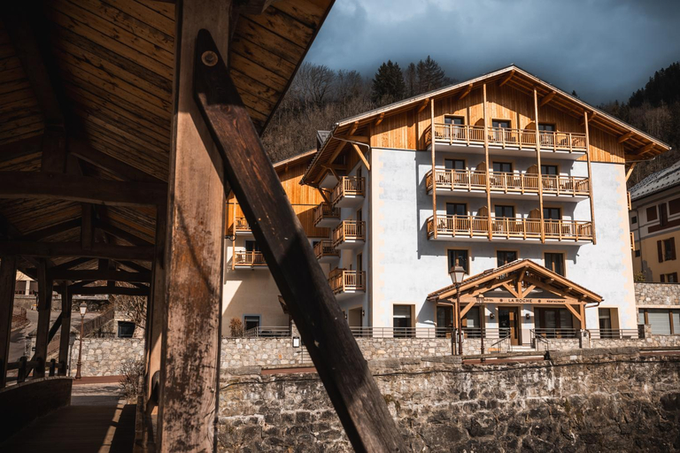 Exterior & Views
