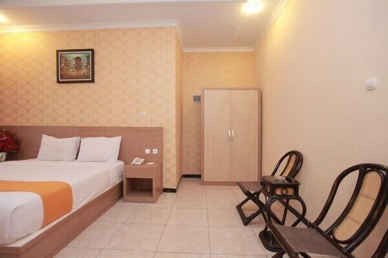 Bedroom 2, Hotel New Merdeka, Pati