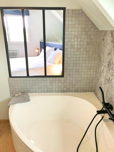 Bathroom 2, La Maison Gervaiserie & Spa, Manche