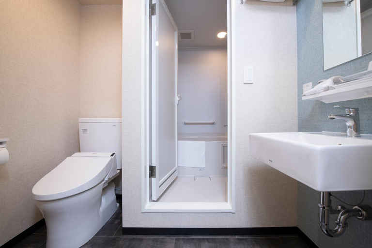 Bathroom 10
