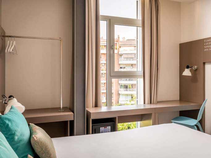 Bedroom 4, ibis Styles Barcelona Centre, Barcelona