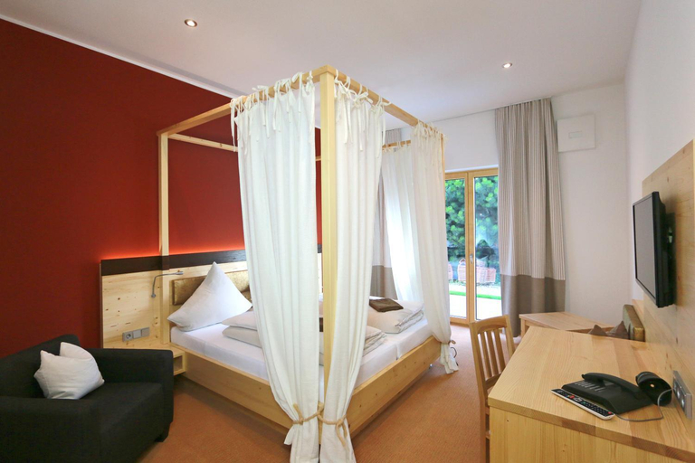 Bedroom 2, Gasthof Sempt, Freising