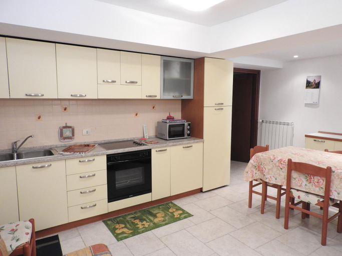 Others 5, Villa Alma, Sondrio
