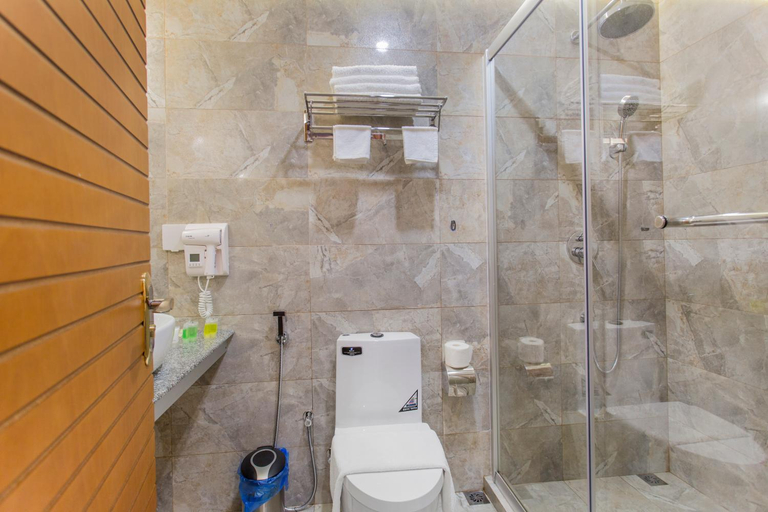 Bathroom 4, Kuredhi Beach Inn at Maafushi, Maafushi Island