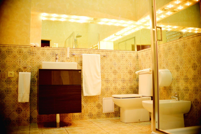 Bathroom, Sapar Standart Hotel, Shymkent