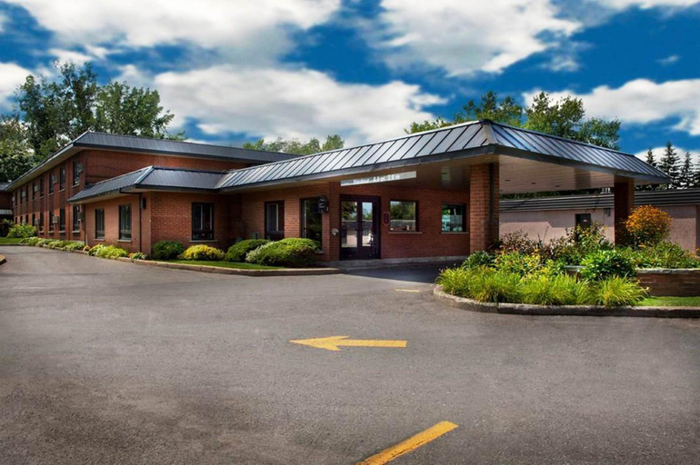 Motel Ideal, Laval
