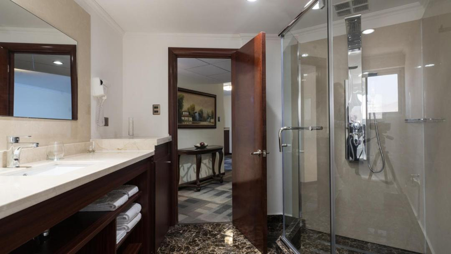 Bathroom 2, Hotel Costa Pacifico - Suite, Antofagasta