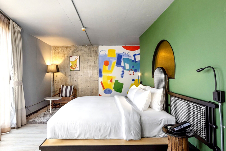 Bedroom 25