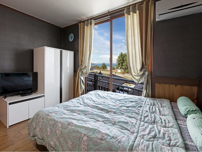 Bedroom 5, Samcheok Ganuri Pension, Samcheok