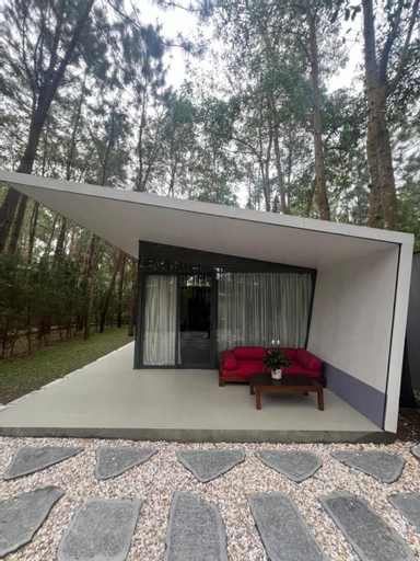 Exterior 3