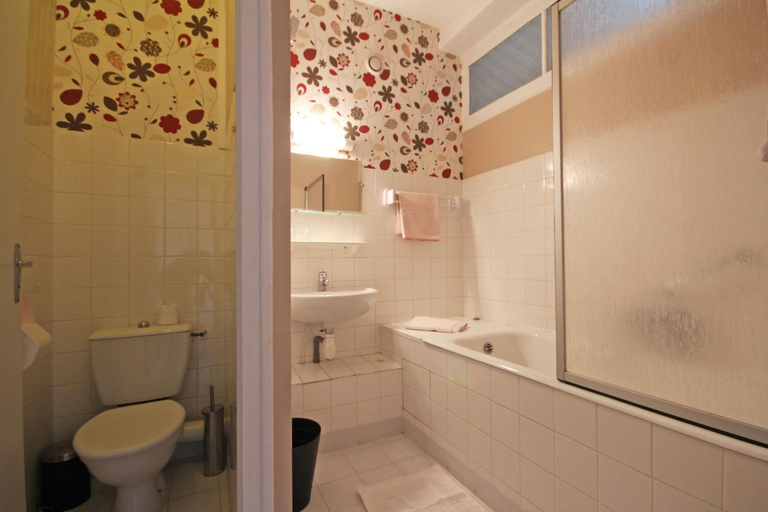 Bathroom 3, La Halte des Voies Vertes - Gite Le Relais St-Michel, Orne