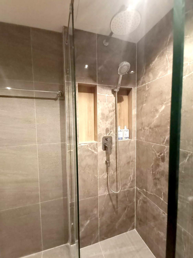 Bathroom 18