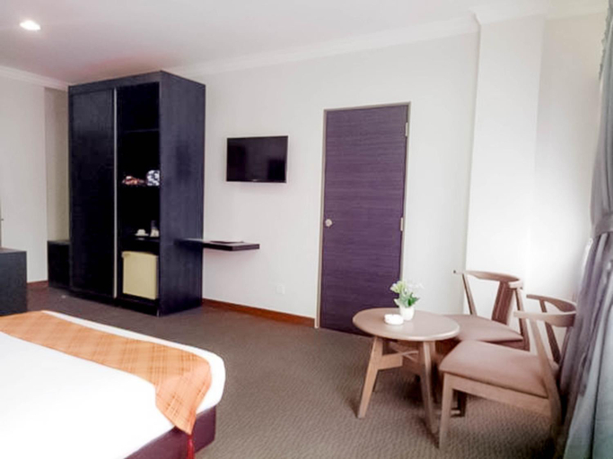 Bedroom 8