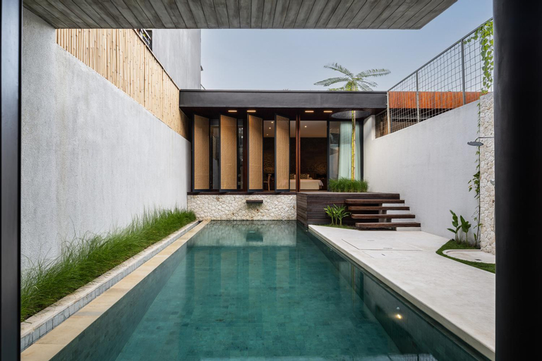 Swimming Pool 10